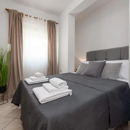 Apartment Maja *